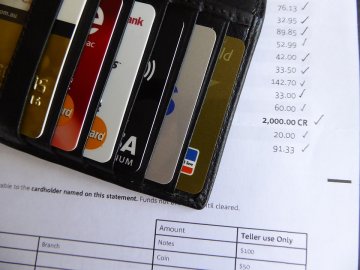How to Use Credit Cards to Pay Bills for Tiny Budgeting